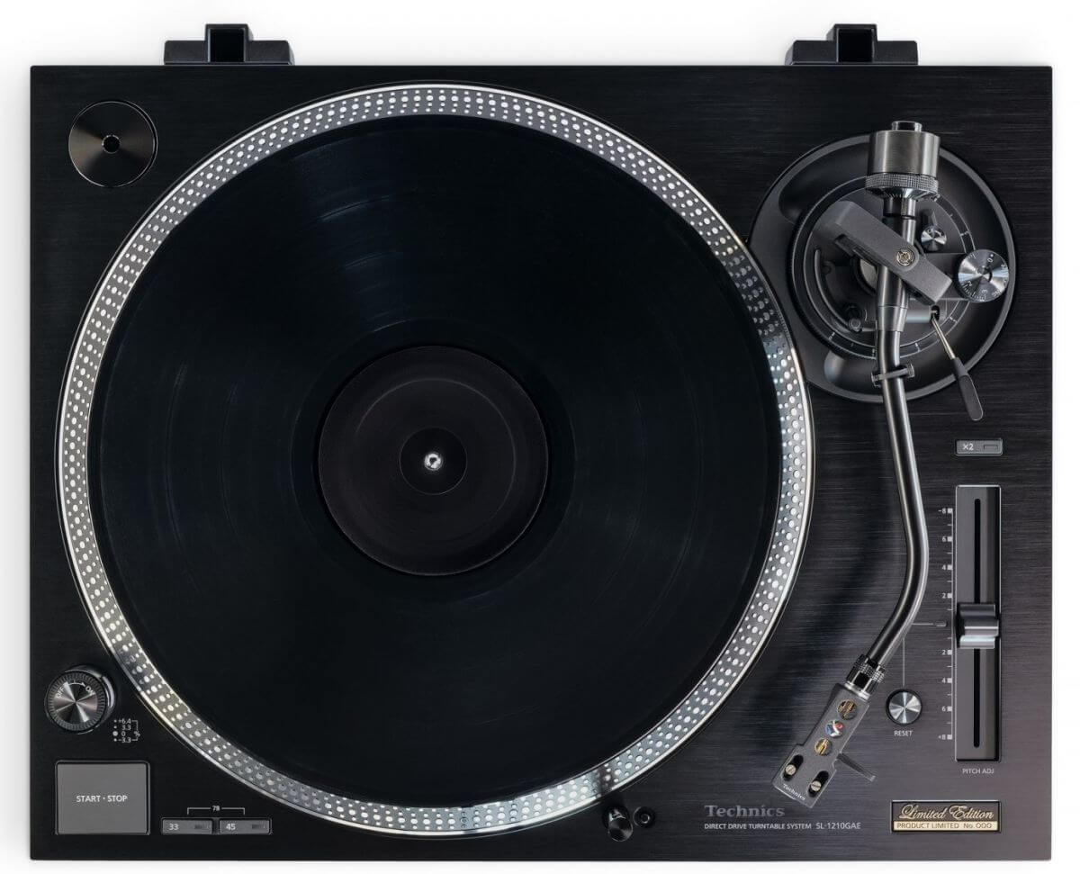 Премиальная линейка проигрывателей Technics SL-1210GAE